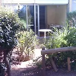 Avec Jardin, Piscine, Sauna, Proche De La Et Du Village Naturiste آجد