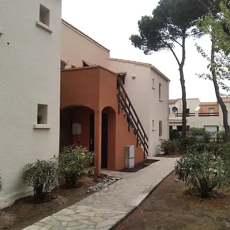 Avec Jardin, Piscine, Sauna, Proche De La Et Du Village Naturiste * Agde