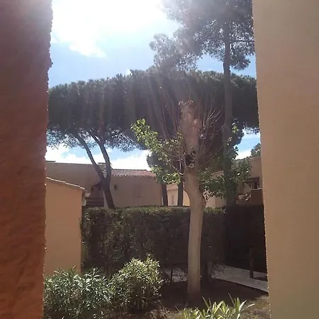 Avec Jardin, Piscine, Sauna, Proche De La Et Du Village Naturiste *
