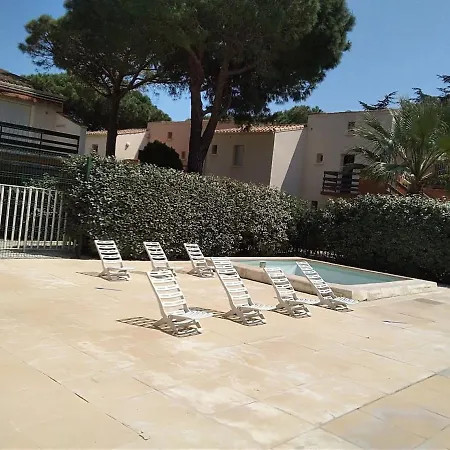 Avec Jardin, Piscine, Sauna, Proche De La Et Du Village Naturiste דירה אגדה