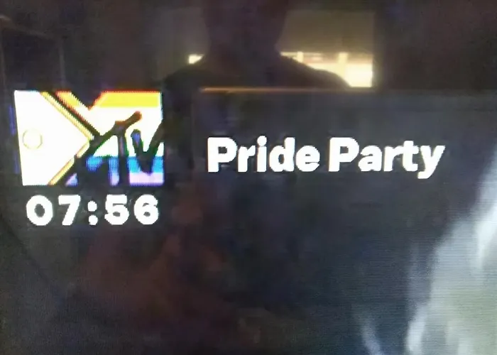 Avec Jardin, Piscine, Sauna, Proche De La Et Du Village Naturiste *