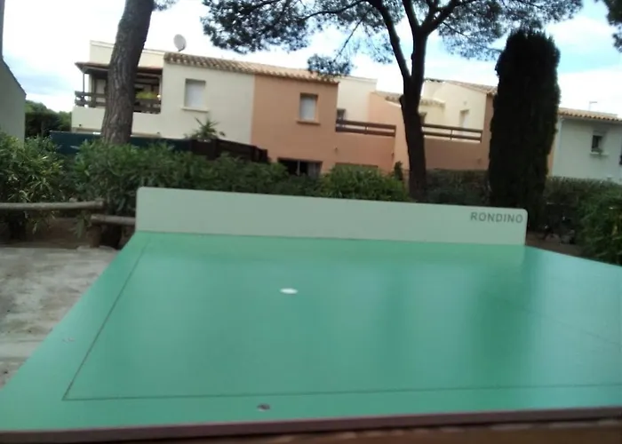 Avec Jardin, Piscine, Sauna, Proche De La Et Du Village Naturiste *