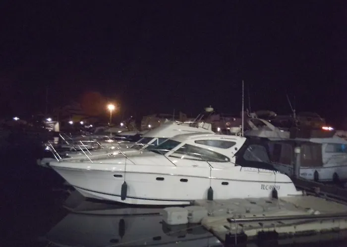 Avec Jardin, Piscine, Sauna, Proche De La Et Du Village Naturiste *