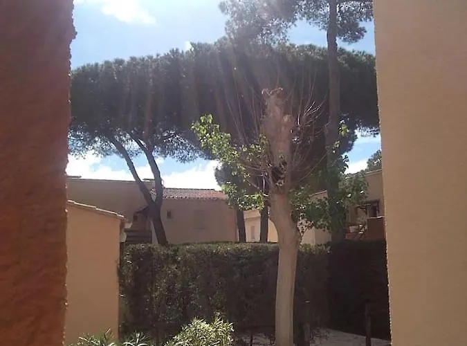 Avec Jardin, Piscine, Sauna, Proche De La Et Du Village Naturiste *