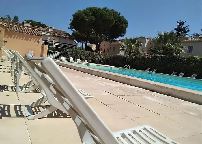 Avec Jardin, Piscine, Sauna, Proche De La Et Du Village Naturiste