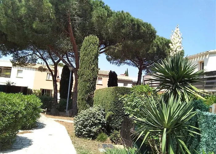 Avec Jardin, Piscine, Sauna, Proche De La Et Du Village Naturiste Appartement